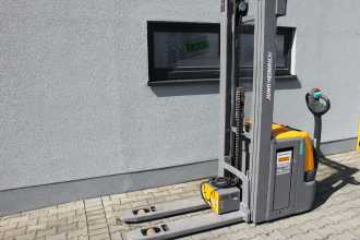 Used Forklift Truck JUNGHEINRICH EJC 216z G 115-525 DZ/202145 ELEKTRO HOCHHUBWAGENDEICHSEL (13047935) backdrop