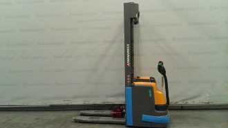 Used Forklift Truck JUNGHEINRICH EJC 220 115-354 ZT ELEKTRO HOCHHUBWAGENDEICHSEL (13072511) backdrop