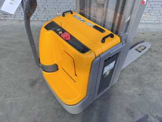 Used Forklift Truck JUNGHEINRICH EJC 220z Baujahr 2017 / Triplex 4,2M / TOP ZUSTAND ELEKTRO HOCHHUBWAGENDEICHSEL (13074926)