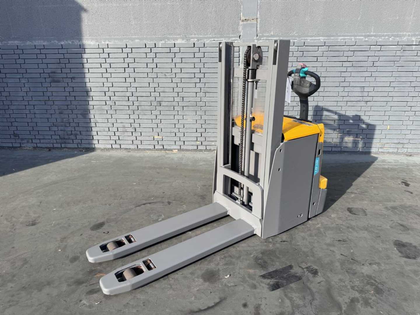 Used Forklift Truck JUNGHEINRICH EJD 120 Baujahr 2021 Stunden 643 HH 2,1M ELEKTRO HOCHHUBWAGENDEICHSEL (13074250)