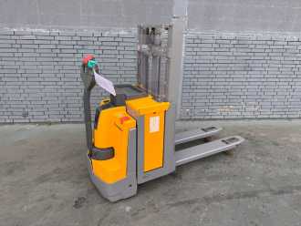 Used Forklift Truck JUNGHEINRICH EJD 220 Baujahr 2018 Stunden 3896 HH 2,1M ELEKTRO HOCHHUBWAGENDEICHSEL (13023833)