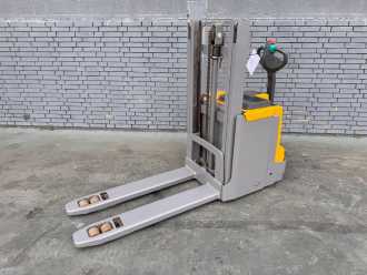 Used Forklift Truck JUNGHEINRICH EJD 220 Baujahr 2018 Stunden 4309 HH 2,1M ELEKTRO HOCHHUBWAGENDEICHSEL (13023834)