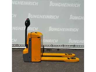 Used Forklift Truck JUNGHEINRICH EJE 116 1150mm ELEKTRO NIEDERHUBWAGENDEICHSEL (13054476) backdrop