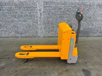 Used Forklift Truck JUNGHEINRICH EJE 116 Baujahr 2017/ Nur 431 Stunden Ladegerät Integriert ELEKTRO NIEDERHUBWAGENDEICHSEL (13074938) backdrop