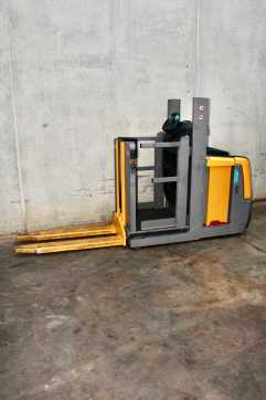 Used Forklift Truck JUNGHEINRICH EKS 110 Z 100E ELEKTRO HOCHHUBKOMMISSIONIERER (13055565)