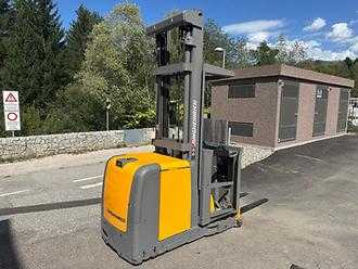Used Forklift Truck JUNGHEINRICH EKS 210 - 425ZT ELEKTRO MITTELHUBKOMMISSIONIERER (13068416) backdrop