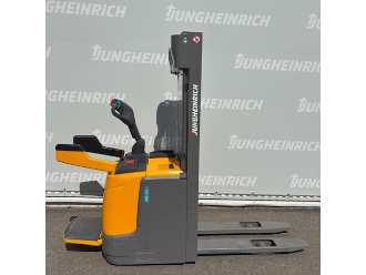 Used Forklift Truck JUNGHEINRICH ERC 212 3200ZZ ELEKTRO HOCHHUBWAGENFAHRERSTAND (12970488) backdrop