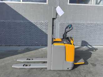 Used Forklift Truck JUNGHEINRICH ERC 214 Baujahr 2022 Stunden 5023 Akku 2022 ELEKTRO HOCHHUBWAGENDEICHSEL (13068328)