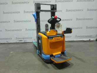 Used Forklift Truck JUNGHEINRICH ERC 214 KP 115-430 DZ ELEKTRO HOCHHUBWAGENFAHRERSTAND (13043500) backdrop