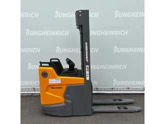 Used Forklift Truck JUNGHEINRICH ERC 214i 5350 DZ ELEKTRO HOCHHUBWAGENMANUELLELEKTRISCH (13047789) backdrop