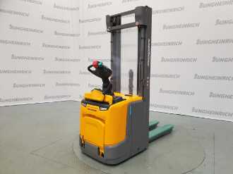 Used Forklift Truck JUNGHEINRICH ERC 214z KP 115-535 DZ ELEKTRO HOCHHUBWAGENFAHRERSTAND (13032068) backdrop