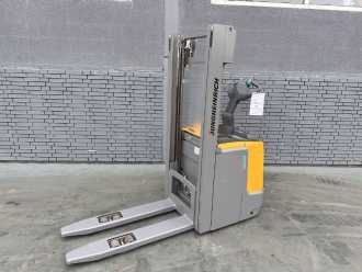 Used Forklift Truck JUNGHEINRICH ERC 216 Baujahr 2018 Stunden 8362HH 2800 ELEKTRO HOCHHUBWAGENDEICHSEL (13000273) backdrop