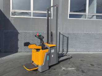 Used Forklift Truck JUNGHEINRICH ERD 120 Baujahr 2023 Stunden 2 / NEUGERÄT ELEKTRO HOCHHUBWAGENDEICHSEL (13072173)