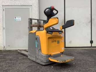 Used Forklift Truck JUNGHEINRICH ERD 120 ELEKTRO HOCHHUBWAGENFAHRERSTAND (13064824) backdrop