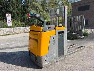 Used Forklift Truck JUNGHEINRICH ERD 220 - 201ZT ELEKTRO HOCHHUBWAGENFAHRERSTAND (13067441) backdrop
