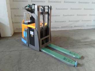 Used Forklift Truck JUNGHEINRICH ERD 220 KP 119-210 ZT ELEKTRO HOCHHUBWAGENFAHRERSTAND (13053290) backdrop