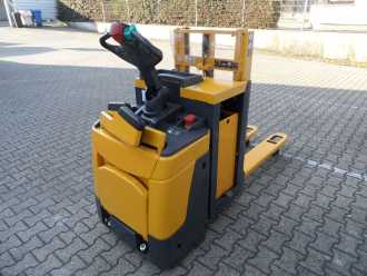 Used Forklift Truck JUNGHEINRICH ERD 220 - NEUE Batterie - Plattform klappbar ELEKTRO HOCHHUBWAGENDEICHSEL (13074486)