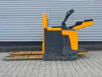 Used Forklift Truck JUNGHEINRICH ERD220 ELEKTRO HOCHHUBWAGENDEICHSEL (13069235) backdrop