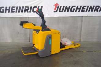 Used Forklift Truck JUNGHEINRICH ERE 120 19 115 54 ELEKTRO NIEDERHUBWAGENFAHRERSTAND (13004769) backdrop