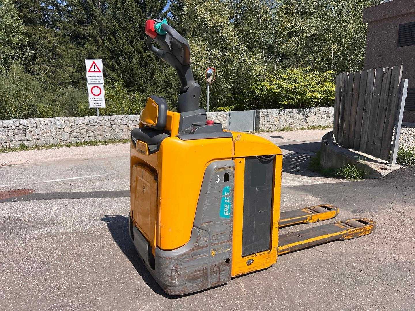 Used Forklift Truck JUNGHEINRICH ERE 125 ELEKTRO NIEDERHUBWAGENFAHRERSTAND (13062595)