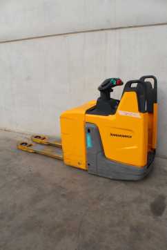Used Forklift Truck JUNGHEINRICH ERE 225 ELEKTRO NIEDERHUBWAGENSEMIELEKTRISCH (13039101) backdrop