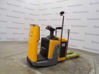 Used Forklift Truck JUNGHEINRICH ERE 225 FP 115-55 ELEKTRO NIEDERHUBWAGENFAHRERSTAND (12978637) backdrop