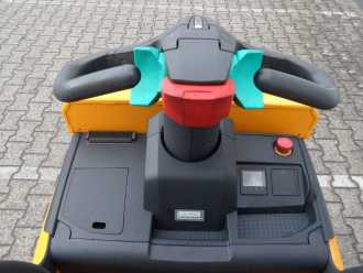 Used Forklift Truck JUNGHEINRICH ERE 225 - feste Plattform - 2025 - wenig Stunden ELEKTRO NIEDERHUBWAGENDEICHSEL (13032322)