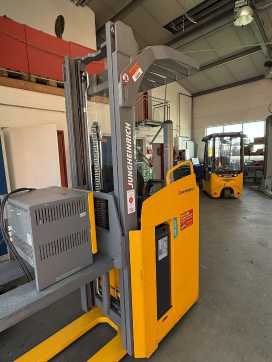 Used Forklift Truck JUNGHEINRICH ESC 214 ELEKTRO HOCHHUBWAGENFAHRERSTAND (13076030) backdrop