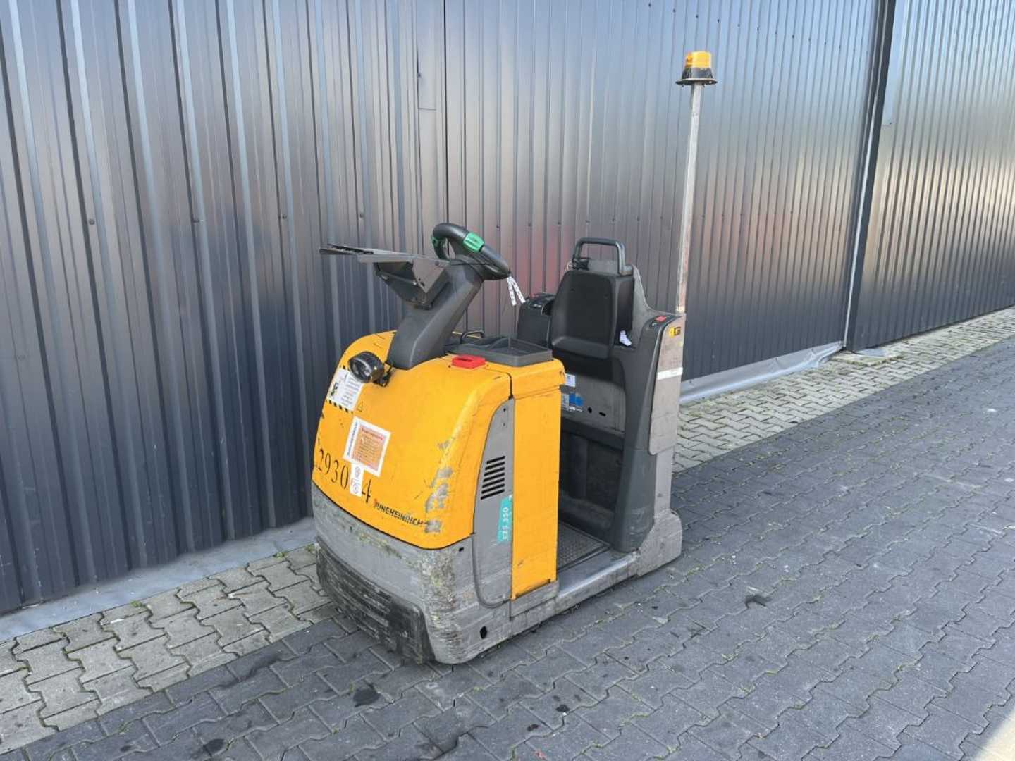 Used Forklift Truck JUNGHEINRICH ESZ350L ELEKTRO SCHLEPPER (13067849)