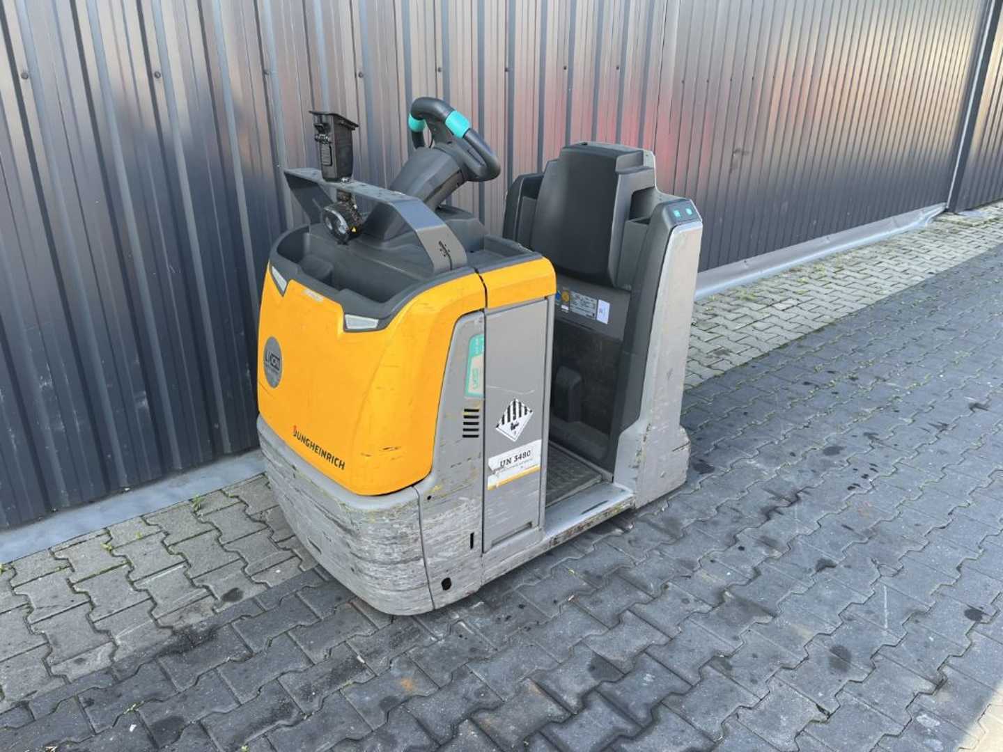 Used Forklift Truck JUNGHEINRICH ESZ350L ELEKTRO SCHLEPPER (13067851)