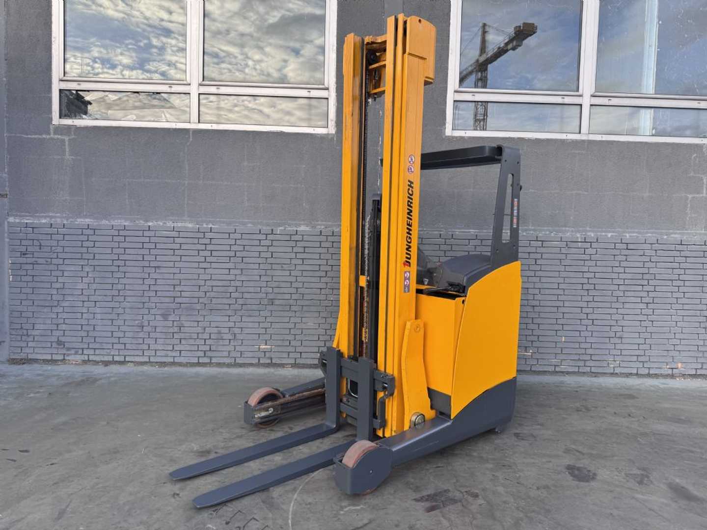 Used Forklift Truck JUNGHEINRICH ETV 114 Baujahr 2007/ Akku 2021 HH 7,1M ELEKTRO SCHUBMASTSTAPLER (13075490)