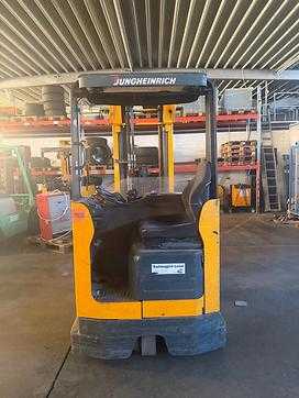 Used Forklift Truck JUNGHEINRICH ETV 114 ELEKTRO SCHUBMASTSTAPLER (13067081) backdrop