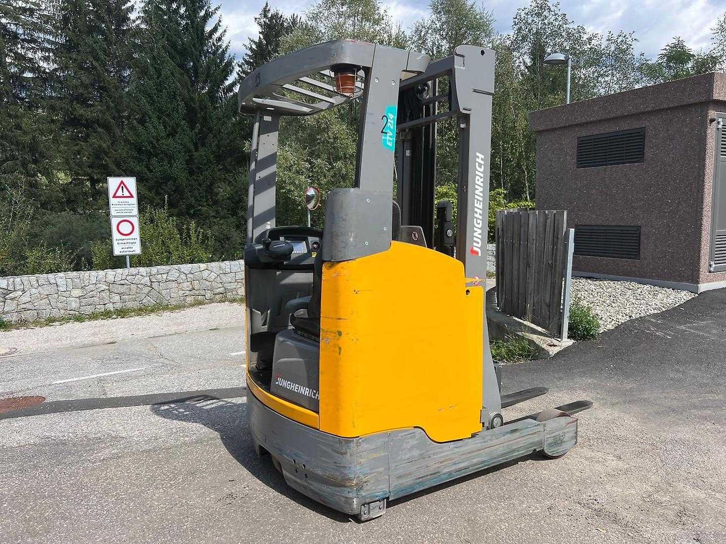 Used Forklift Truck JUNGHEINRICH ETV 214 - 560DZ ELEKTRO SCHUBMASTSTAPLER (13065074)