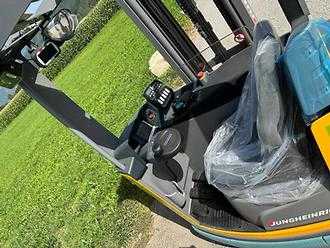 Used Forklift Truck JUNGHEINRICH ETV Q25 - 680DZ ELEKTRO VIERWEGESTAPLER (13002386)