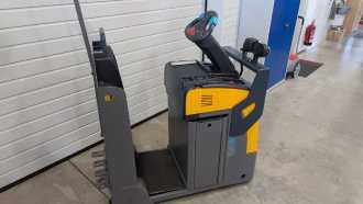 Used Forklift Truck JUNGHEINRICH EZS 130 Li-Ion Batterie ELEKTRO SCHLEPPER (13063023)