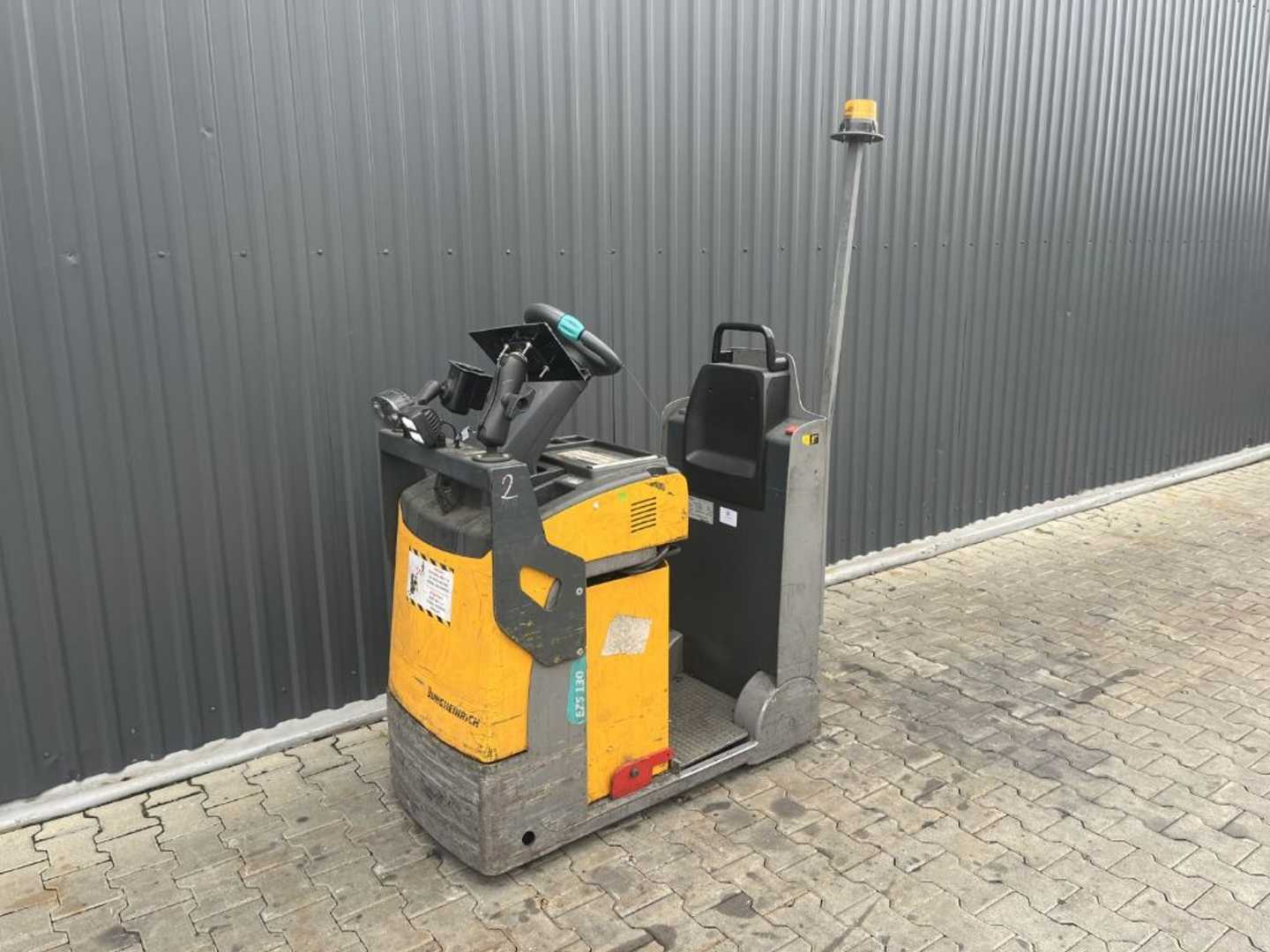 Used Forklift Truck JUNGHEINRICH EZS130 ELEKTRO SCHLEPPER (13065953)