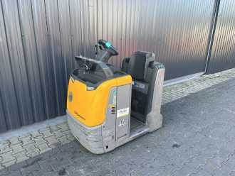 Used Forklift Truck JUNGHEINRICH EZS350 ELEKTRO SCHLEPPER (13067844) backdrop