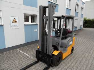 Used Forklift Truck JUNGHEINRICH TFG 316 - Triplex - wenig Stunden GAS VIERRADFRONTSTAPLER (13051786)