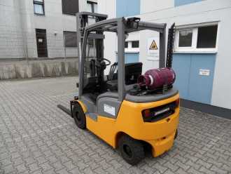 Used Forklift Truck JUNGHEINRICH TFG 316 - Triplex - wenig Stunden GAS VIERRADFRONTSTAPLER (13051786)