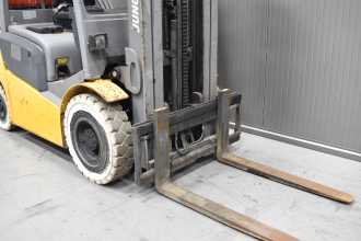 Used Forklift Truck JUNGHEINRICH TFG 425 /58890/ GAS VIERRADFRONTSTAPLER (13066421)
