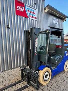 Used Forklift Truck JUNGHEINRICH TFG 425s GAS VIERRADFRONTSTAPLER (13022022) backdrop