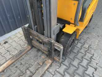Used Forklift Truck JUNGHEINRICH TFG16 GAS VIERRADFRONTSTAPLER (13067166)