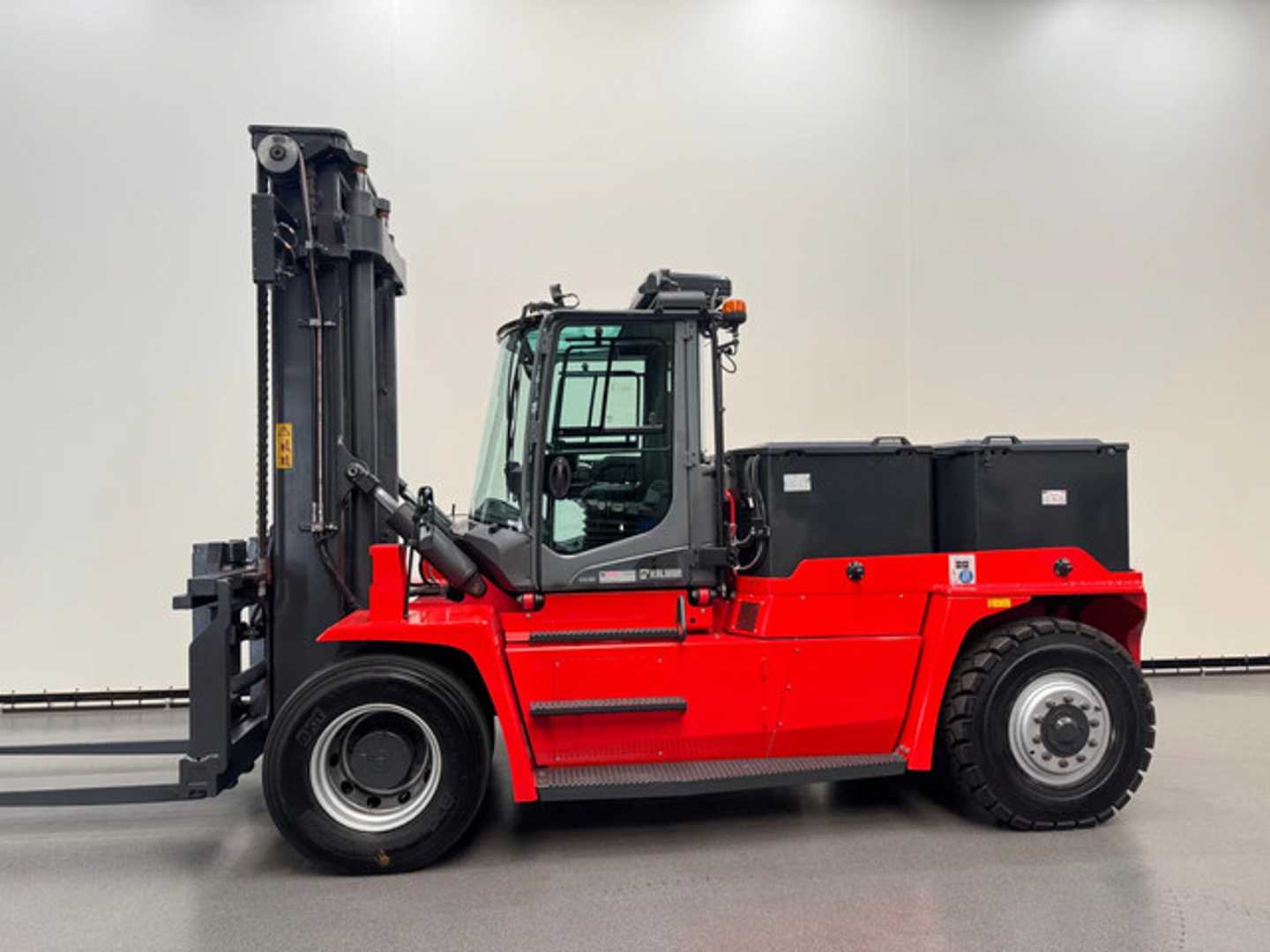 Used Forklift Truck KALMAR ECG 160-12 ELEKTRO VIERRADFRONTSTAPLER (13072125)