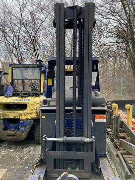 Used Forklift Truck KOMATSU FB16RW-1R ELEKTRO VIERRADFRONTSTAPLER (13063208) backdrop