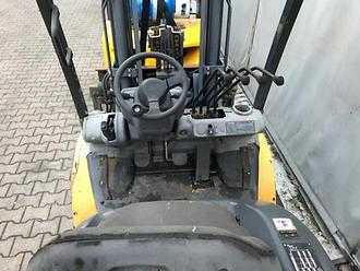 Used Forklift Truck KOMATSU FG30T-16 GAS VIERRADFRONTSTAPLER (13063196)