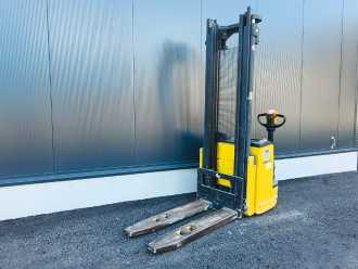 Used Forklift Truck KOMATSU MWS14-1R ELEKTRO HOCHHUBWAGENDEICHSEL (13071983) backdrop