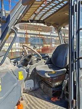 Used Forklift Truck KOMATSU WH609-613-713 DIESEL TELESKOPARMSTAPLER (12958965)
