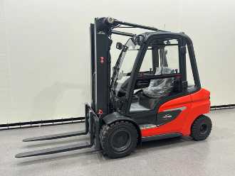 Used Forklift Truck LINDE 1202 H 35 D-01 DIESEL VIERRADFRONTSTAPLER (13063367) backdrop
