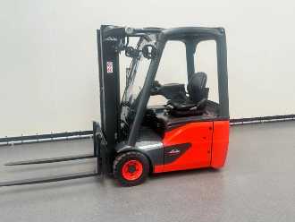 Used Forklift Truck LINDE 386 E 14-02 ELEKTRO VIERRADFRONTSTAPLER (13005192) backdrop