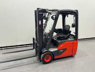 Used Forklift Truck LINDE 386 E 14-02 ELEKTRO VIERRADFRONTSTAPLER (13018008) backdrop